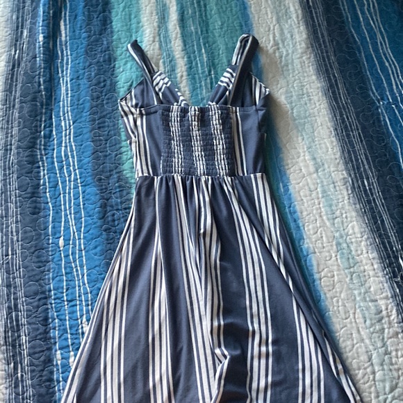 Dress - Picture 3 of 6